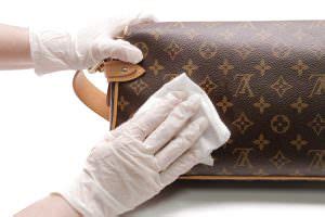 Guida pratica: come pulire le borse Louis Vuitton 